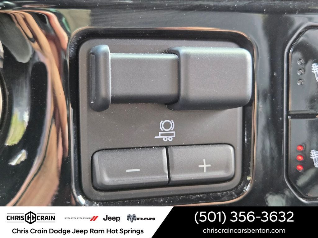 2025 GMC Sierra 1500 4WD Crew Cab Short Box SLT