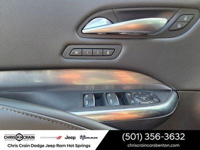 2025 Cadillac XT4 FWD Premium Luxury