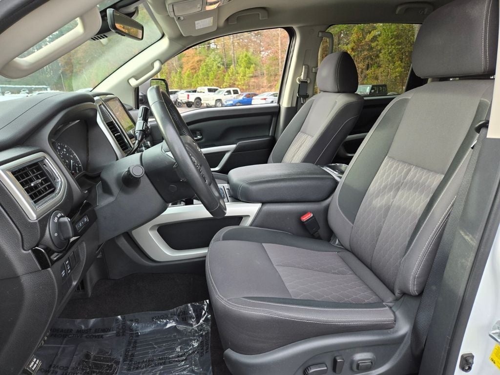 2024 Nissan TITAN Crew Cab SV 4x2