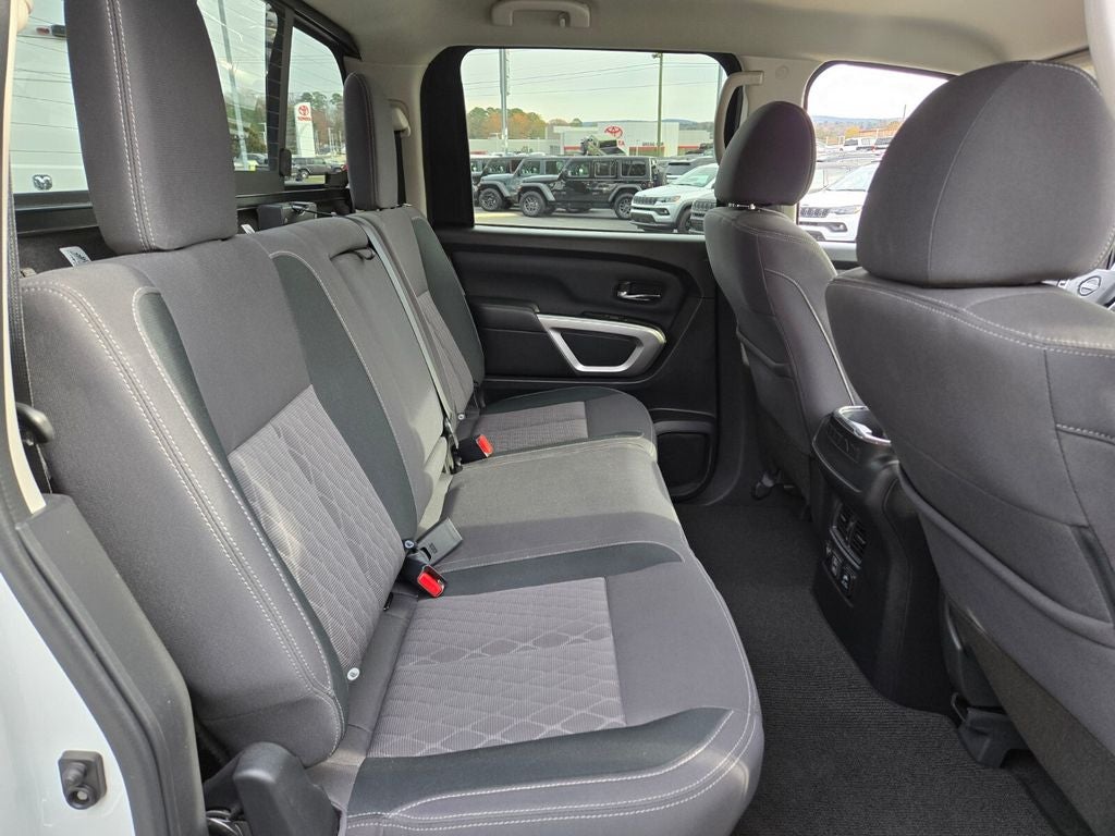 2024 Nissan TITAN Crew Cab SV 4x2