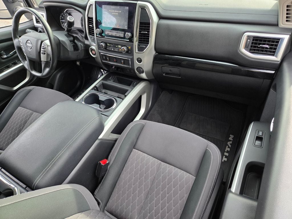 2024 Nissan TITAN Crew Cab SV 4x2