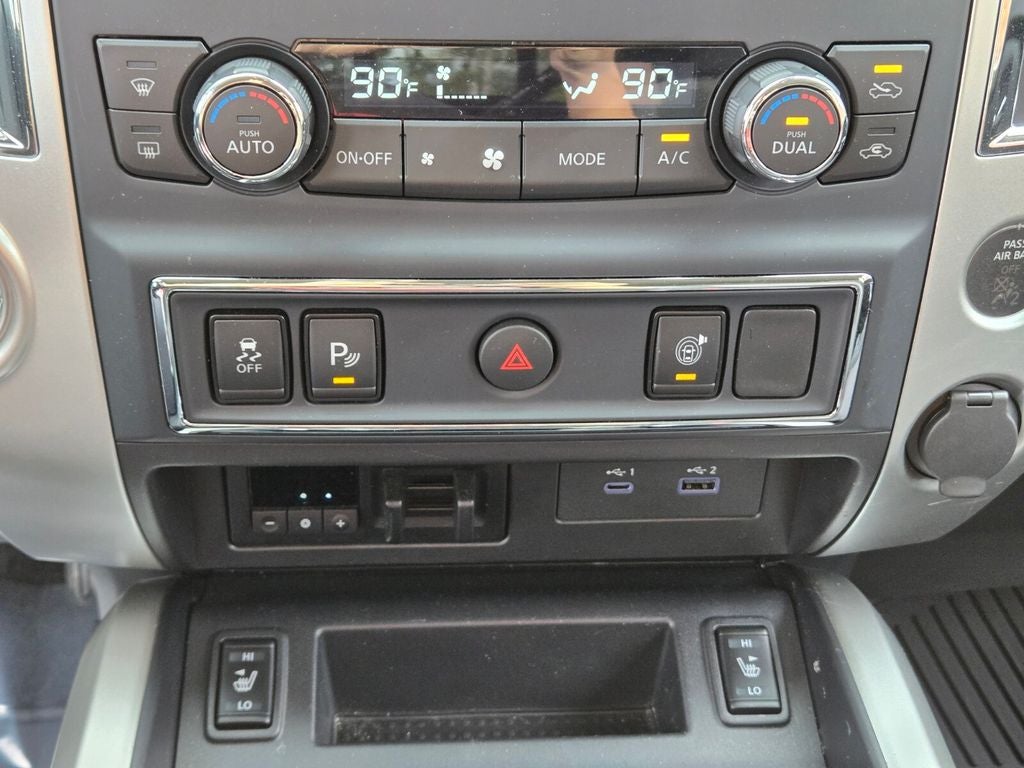 2024 Nissan TITAN Crew Cab SV 4x2