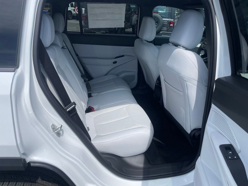 2026 Jeep Cherokee CHEROKEE LAREDO 4X4