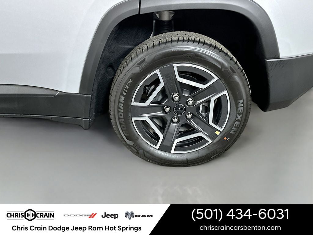 2026 Jeep Cherokee Laredo