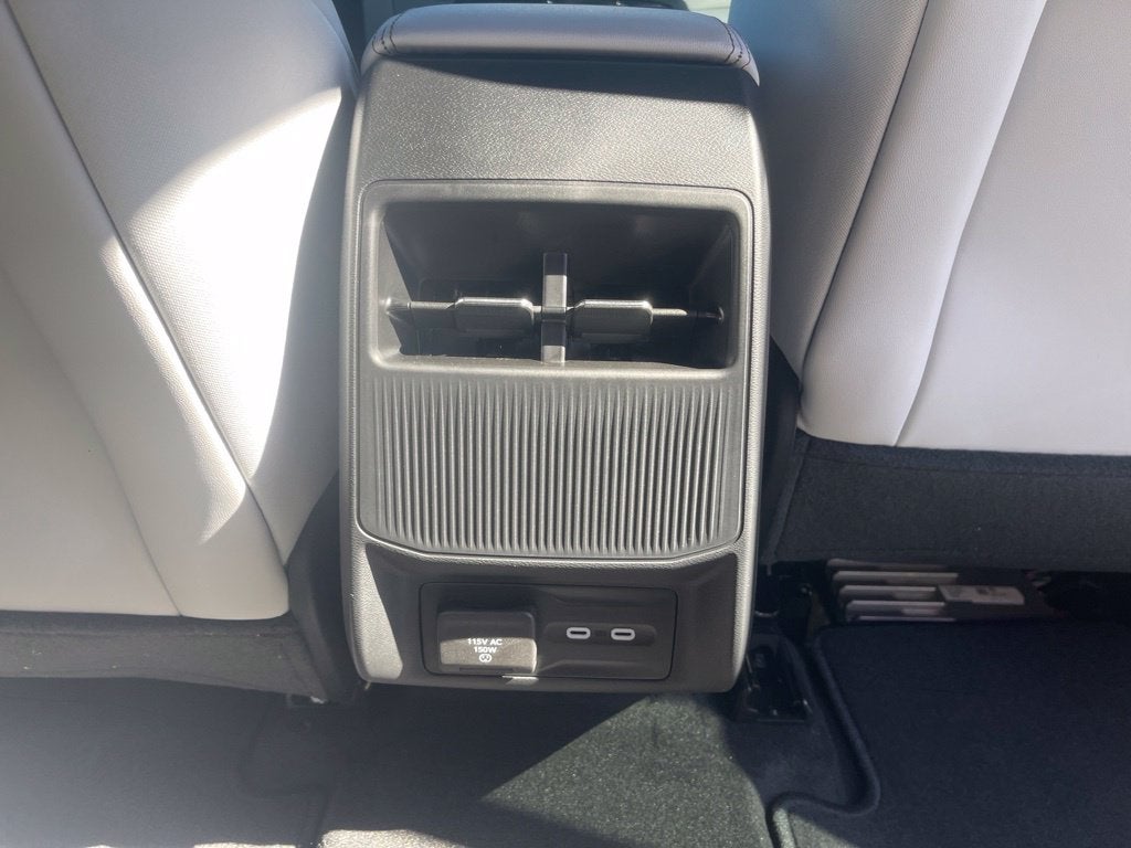 2027 Jeep Cherokee CHEROKEE OVERLAND 4X4