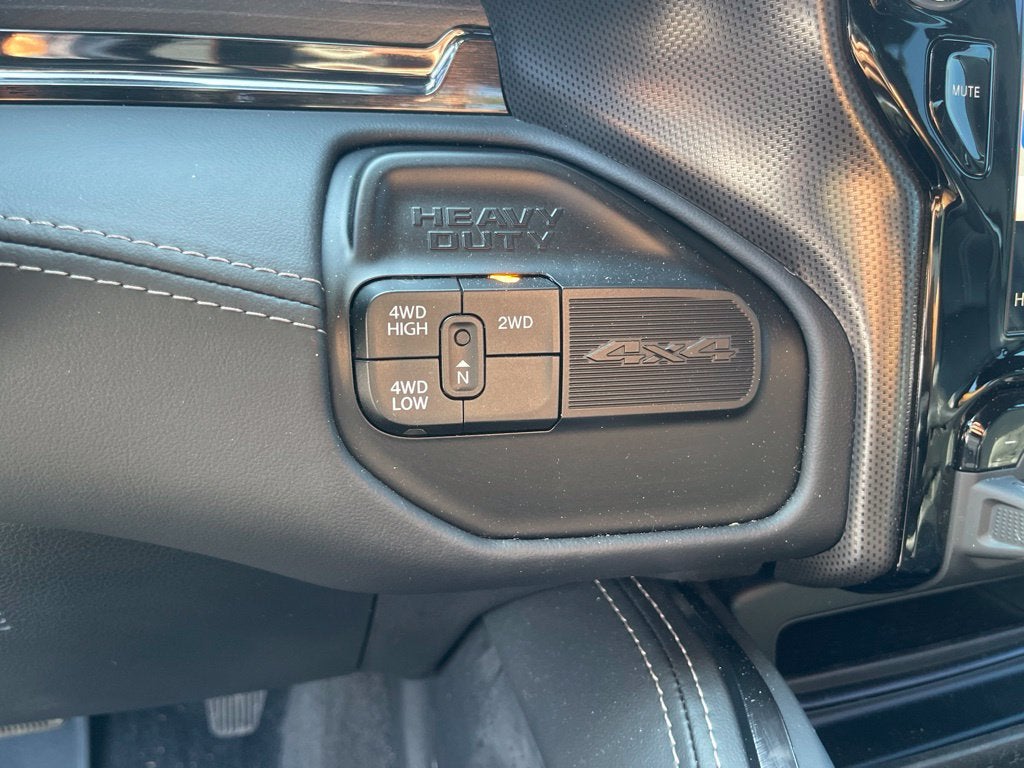 2024 RAM 3500 Limited Crew Cab 4x4 8' Box