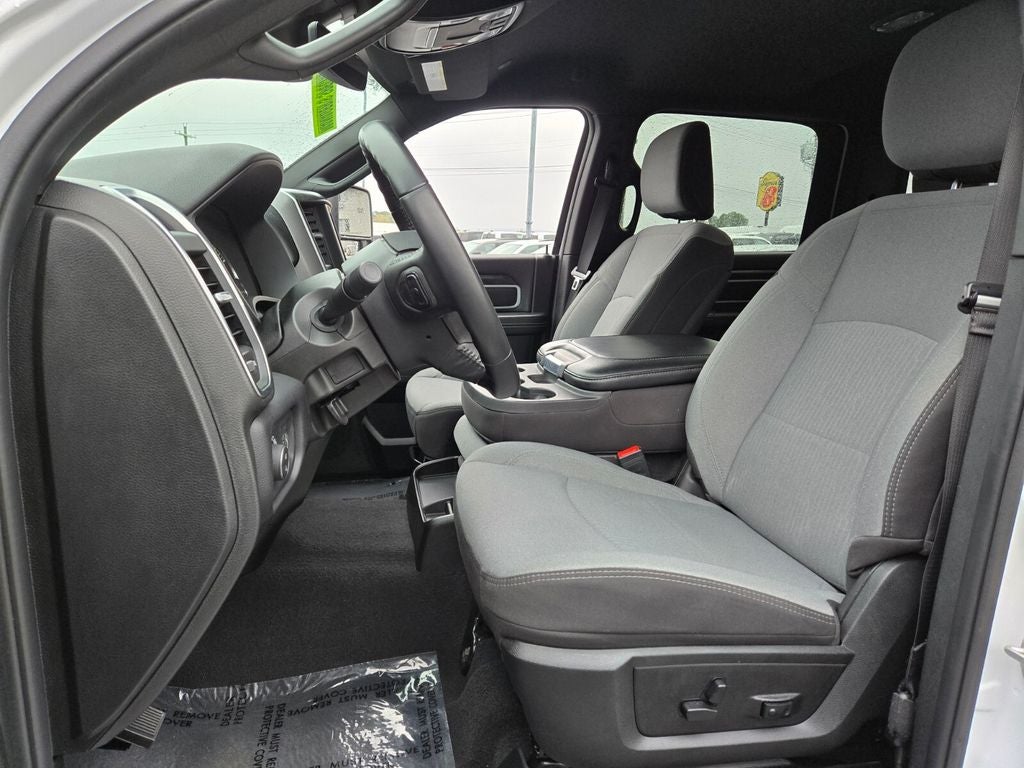 2024 RAM 2500 Big Horn Crew Cab 4x4 6'4' Box