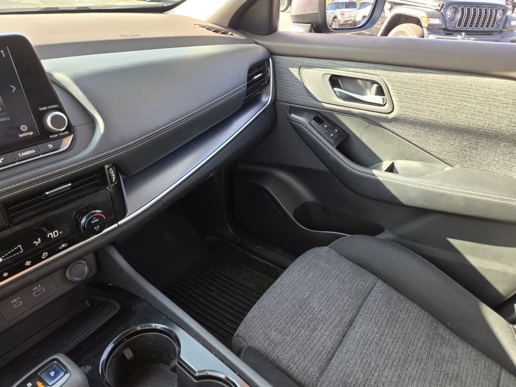 2022 Nissan Rogue SV FWD