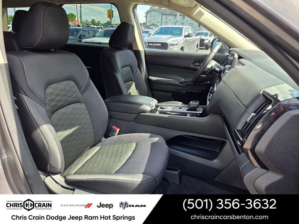 2024 Nissan Pathfinder SV 4WD