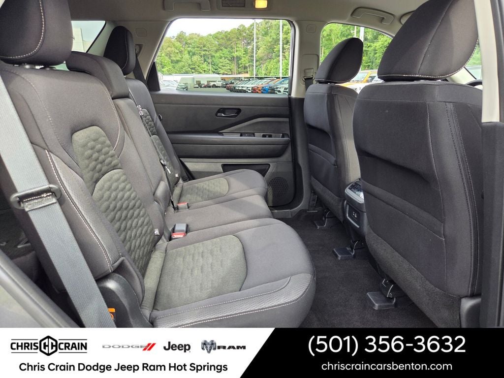 2025 Nissan Pathfinder SV 4WD