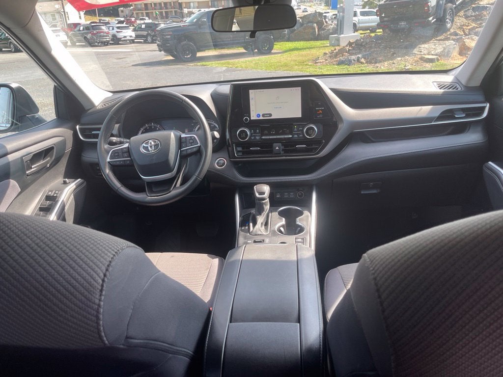 2024 Toyota Highlander LE