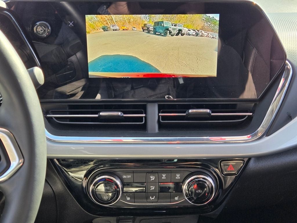 2025 Chevrolet Trax FWD LT