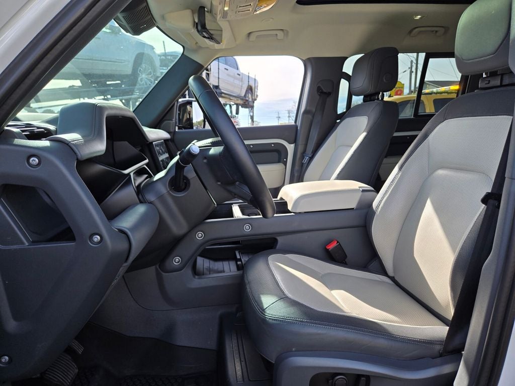 2024 Land Rover Defender 110 P400 X-Dynamic SE