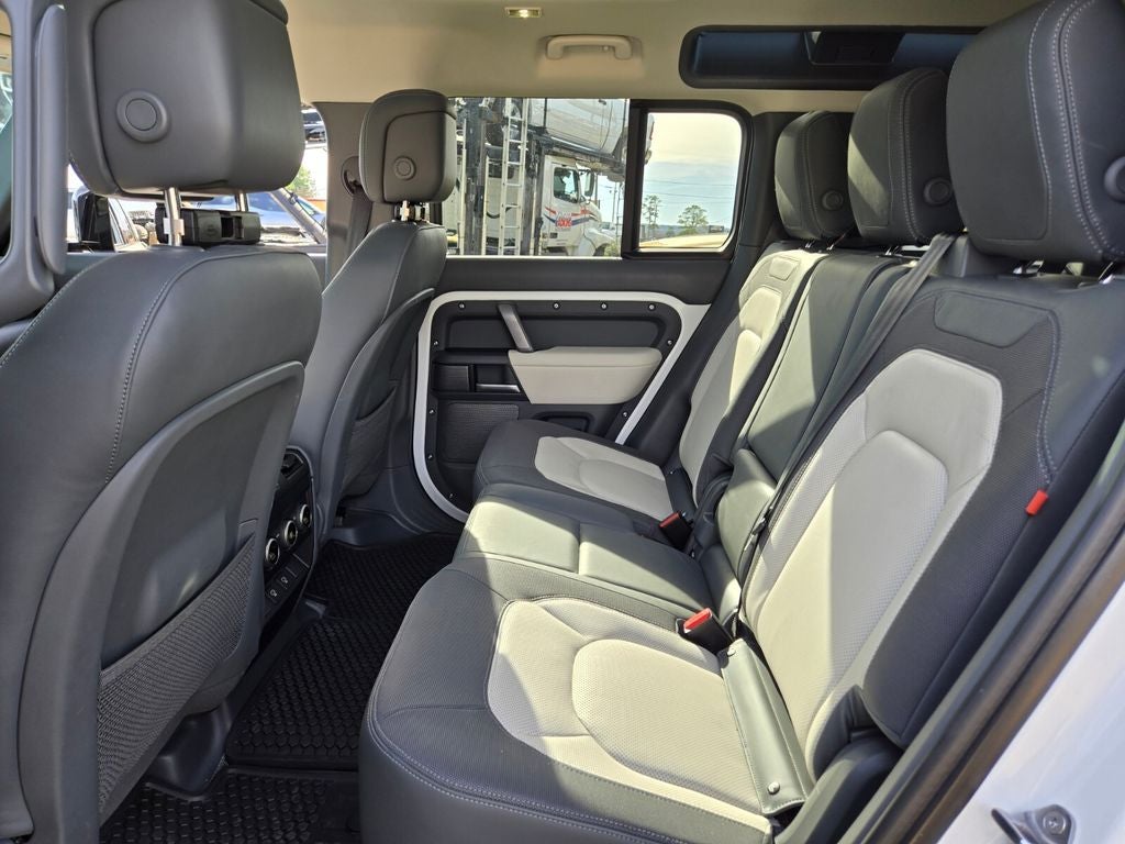 2024 Land Rover Defender 110 P400 X-Dynamic SE
