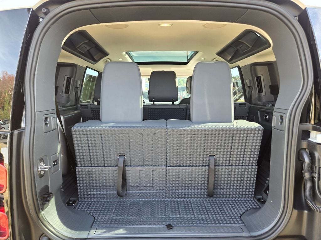 2024 Land Rover Defender 110 P400 X-Dynamic SE