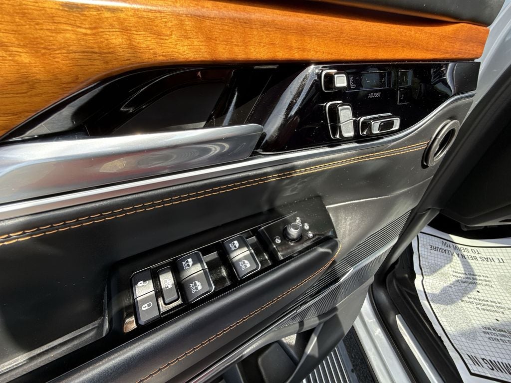 2022 Jeep Grand Wagoneer Series III