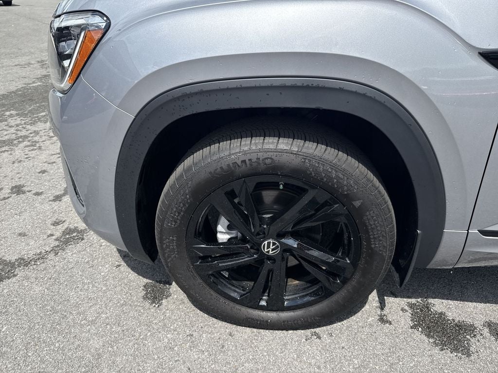 2025 Volkswagen Atlas Cross Sport 2.0T SEL R-Line Black