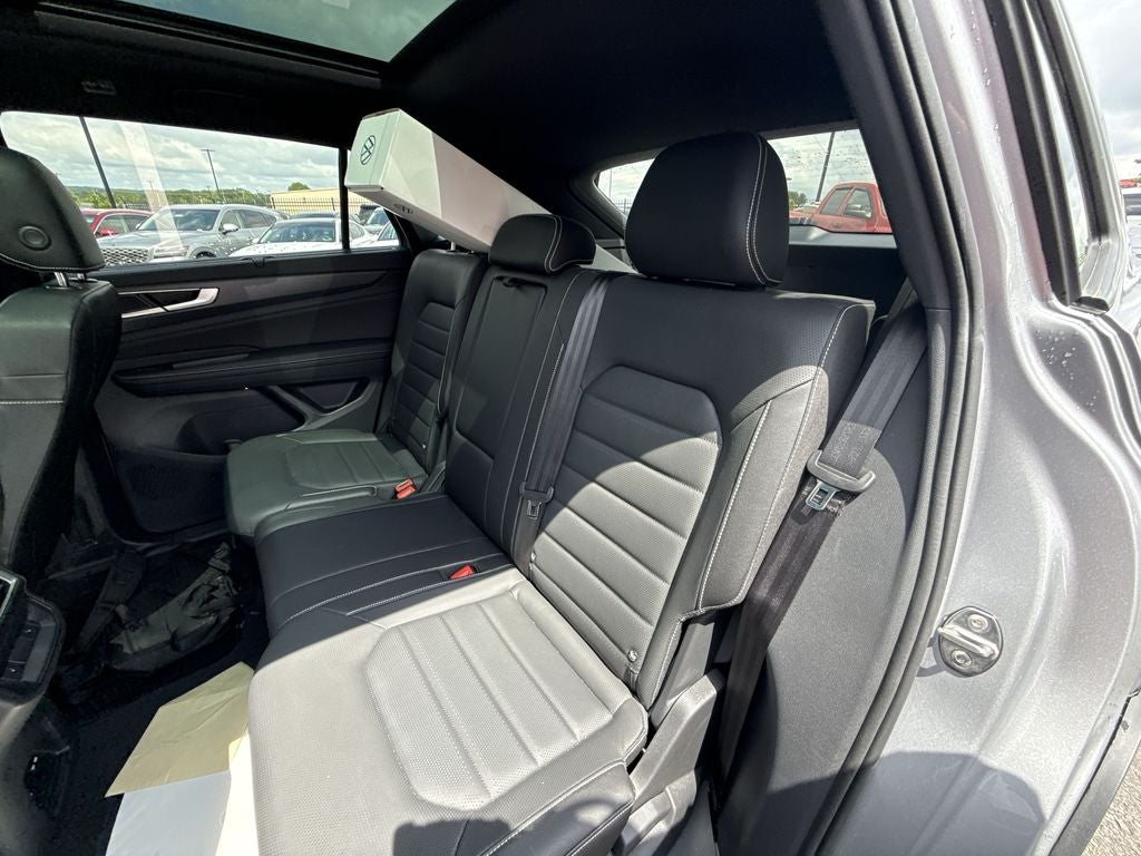 2025 Volkswagen Atlas Cross Sport 2.0T SEL R-Line Black