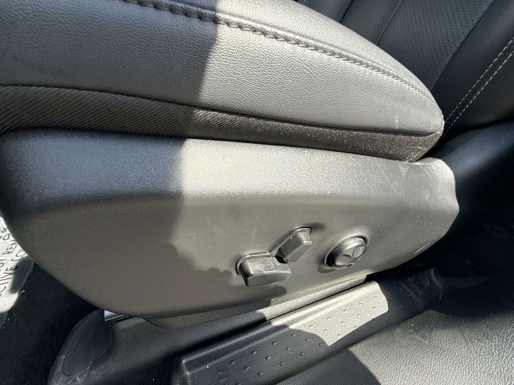 2025 Chrysler Voyager LX