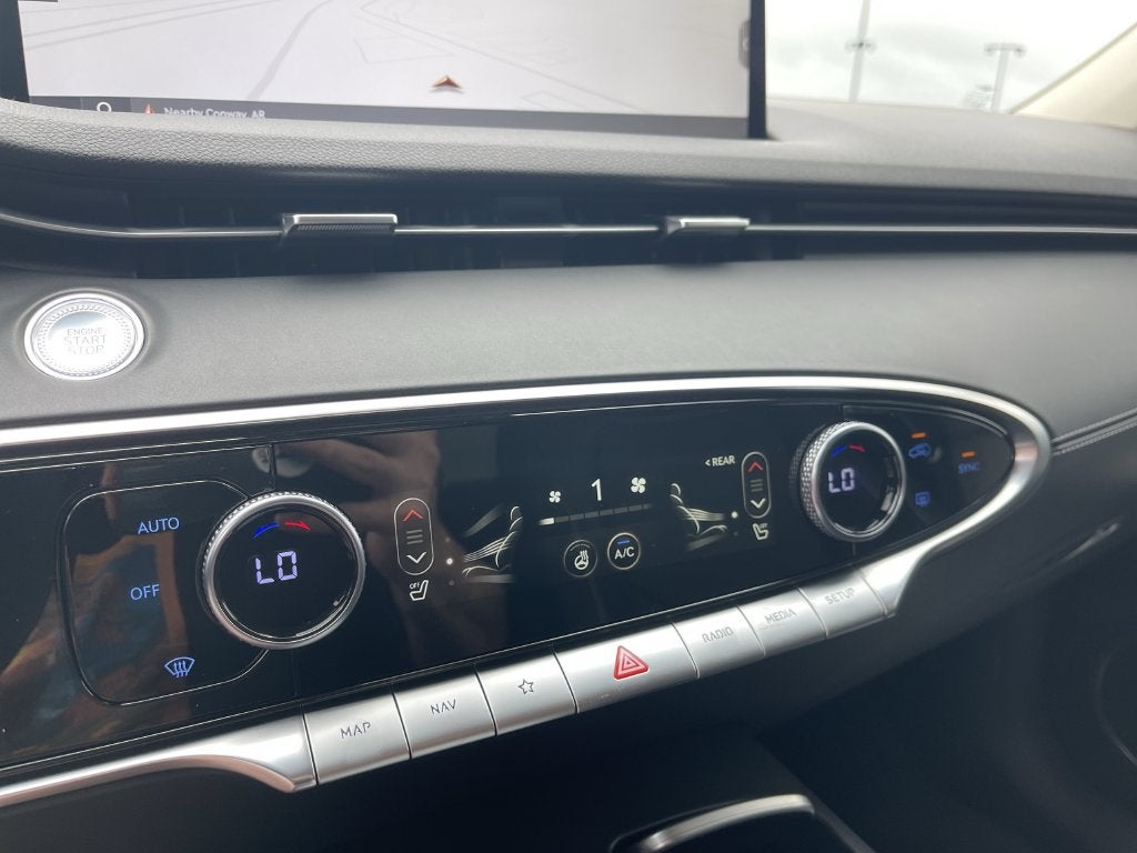 2025 Genesis GV70 2.5T