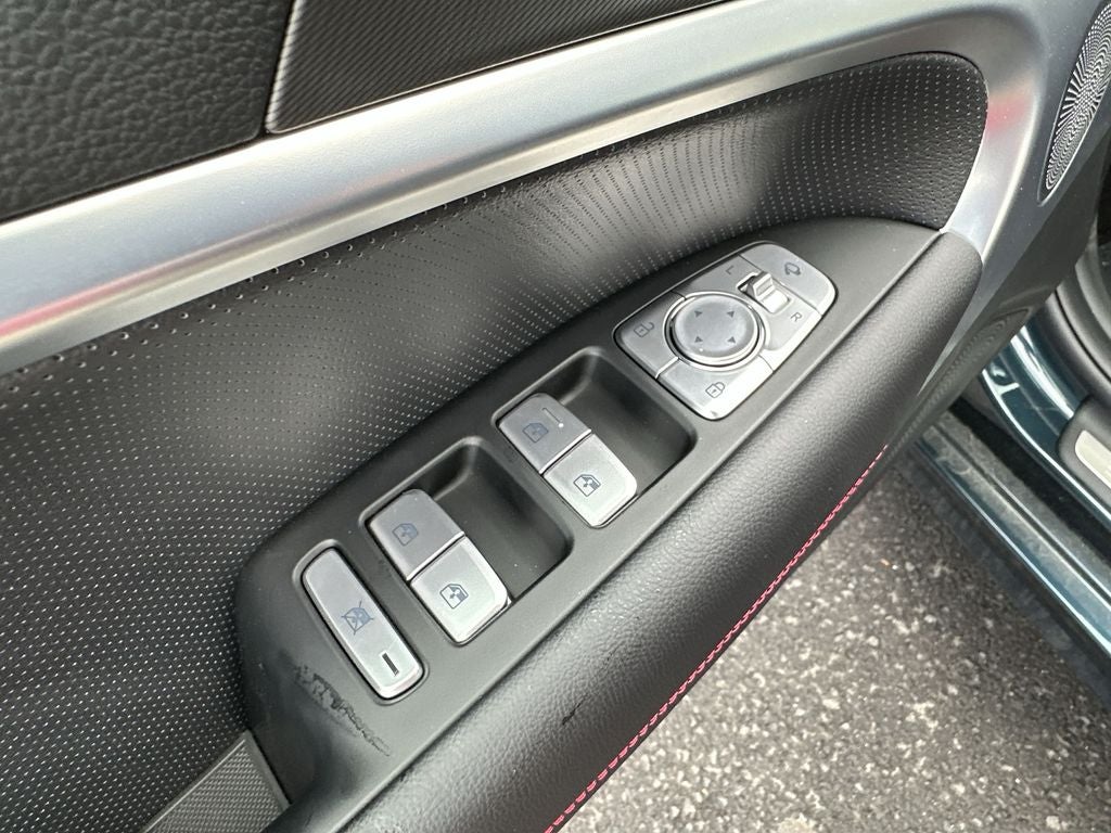 2024 Genesis G70 2.5T