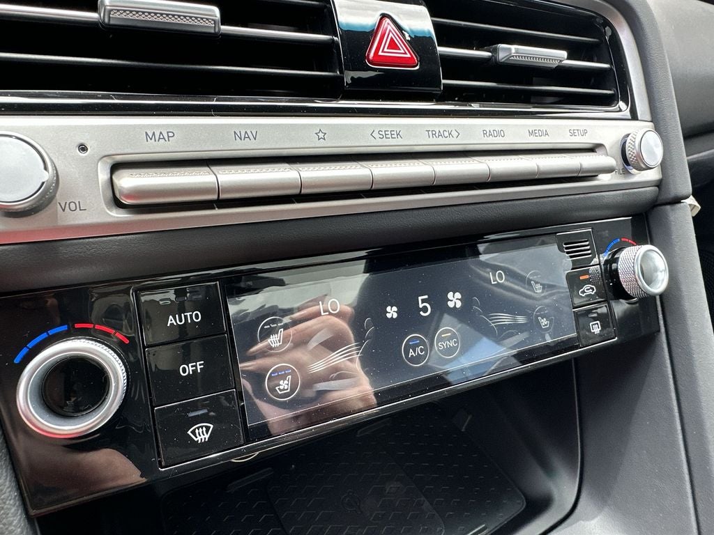 2024 Genesis G70 2.5T