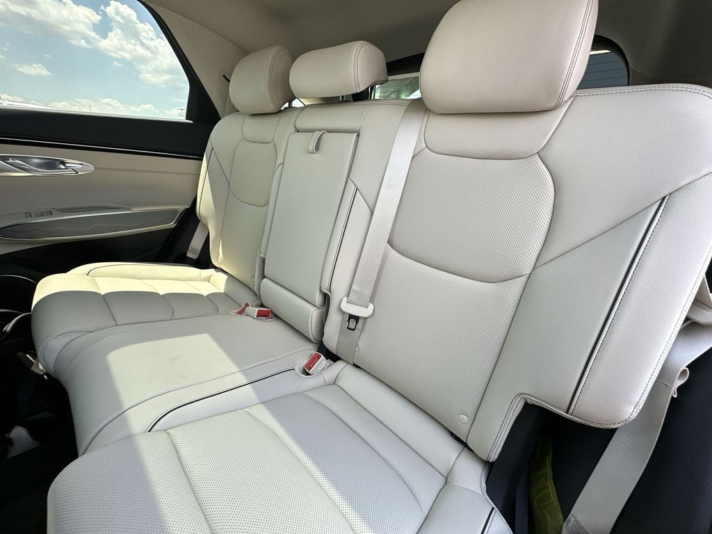 2025 Genesis GV70 2.5T Advanced