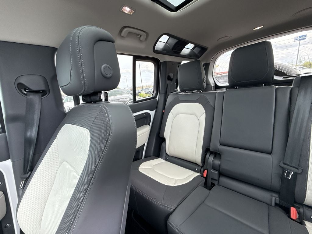 2024 Land Rover Defender 110 X-Dynamic SE