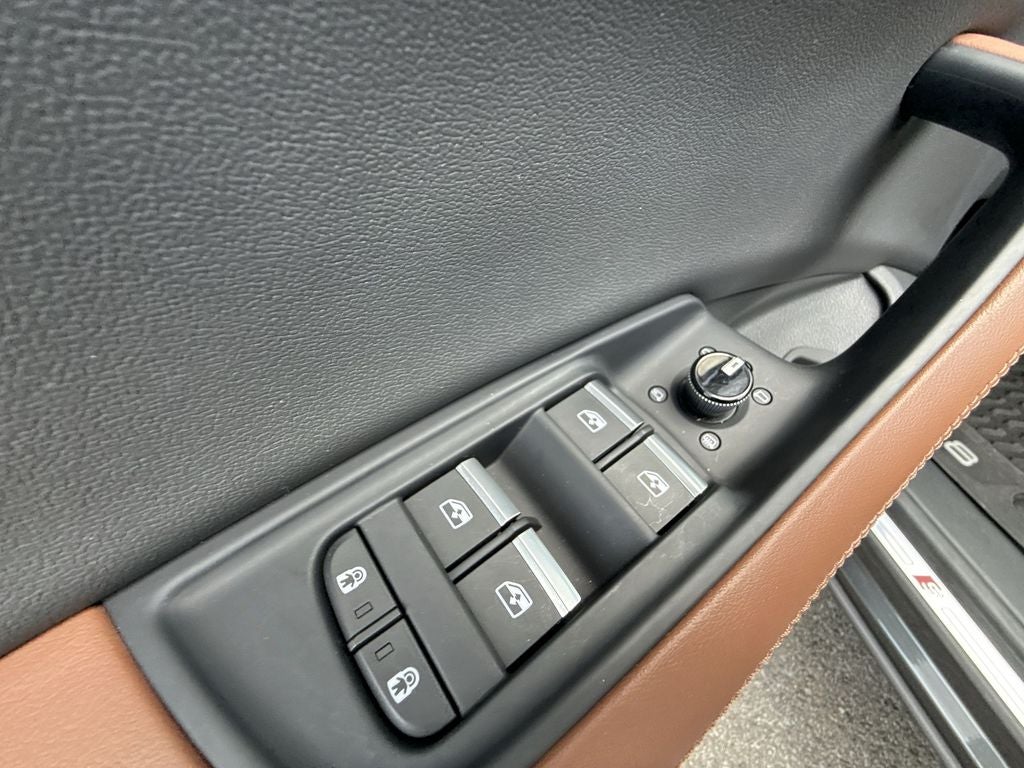 2023 Audi Q8 55 Prestige quattro