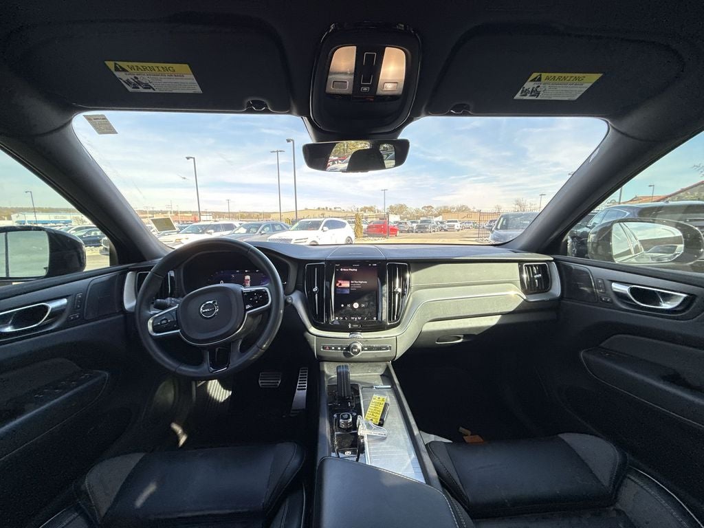 2022 Volvo XC60 Recharge Plug-In Hybrid T8 R-Design