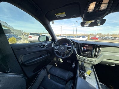 2022 Volvo XC60 Recharge Plug-In Hybrid T8 R-Design