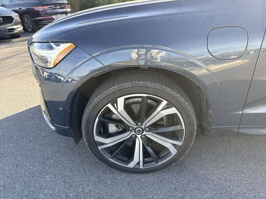 2022 Volvo XC60 Recharge Plug-In Hybrid T8 R-Design