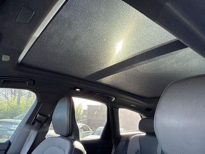 2022 Volvo XC60 Recharge Plug-In Hybrid T8 R-Design