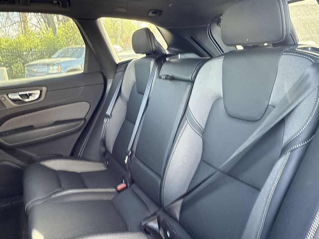 2022 Volvo XC60 Recharge Plug-In Hybrid T8 R-Design