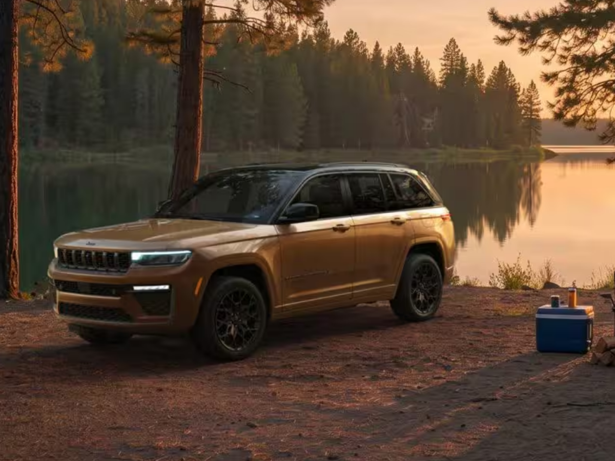Front view of the 2027 Jeep Grand Cherokee for Sale in Benton, AR
